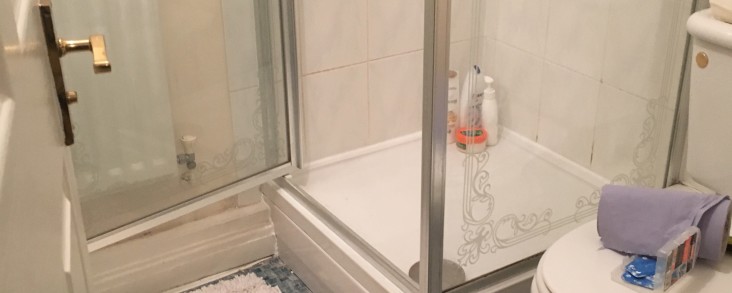 handyman – broken shower tray